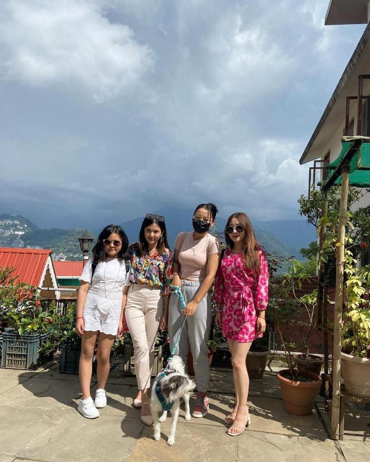 Backpackers Den Hostel Gangtok Exterior photo
